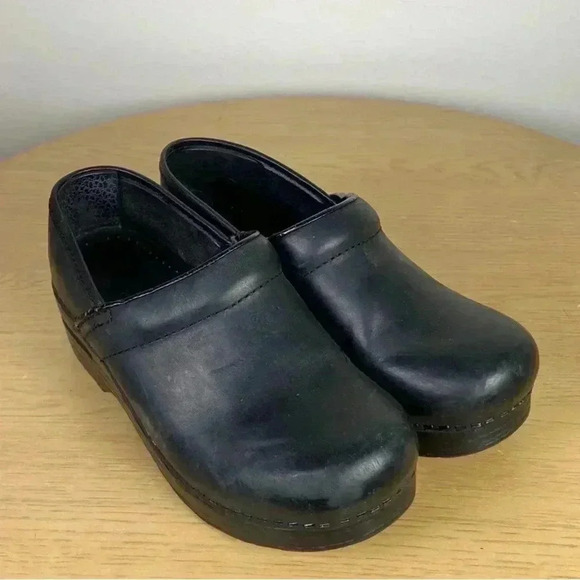 Dansko Women’s EU 36 Slip On Heeled Clogs Comfortable Supportive Business Casual - Picture 1 of 8